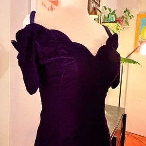 Vtg. Expo Night deep purple 80’s midi dress with scalloped neckline size 2